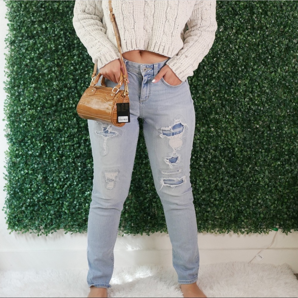 Arizona Blue Light Wash Boyfriend Jeans